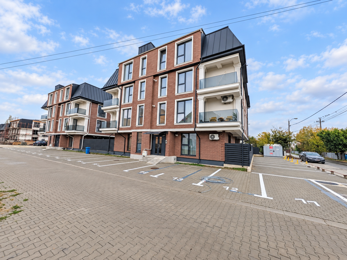 Vedere de ansamblu a clădirii Libertății Residence din Otopeni