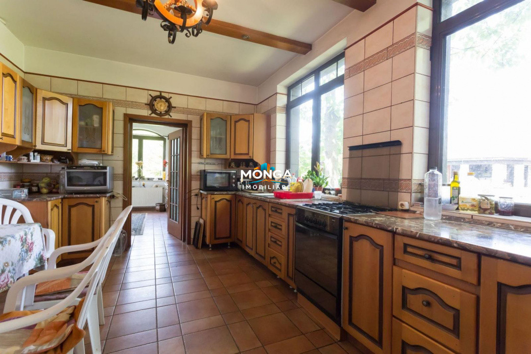 Casa cu piscina langa lac | Izvorani | 7 camere | teren 4181mp