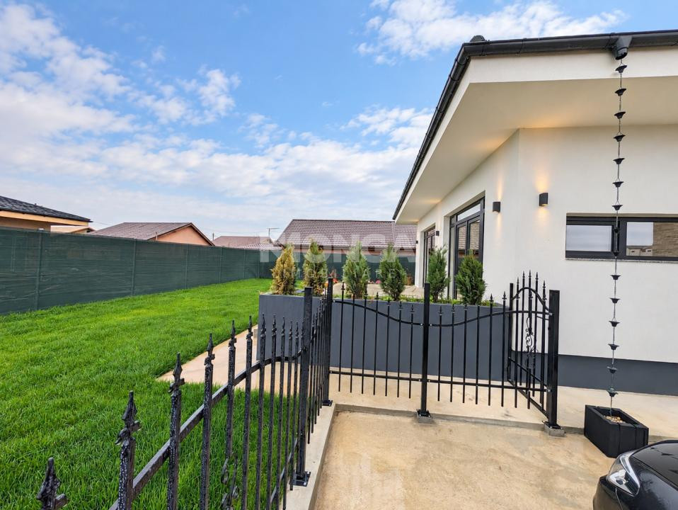 Casa 4 camere 133 mp | 0 Comision |Balotesti Dumbraveni | 568mp teren